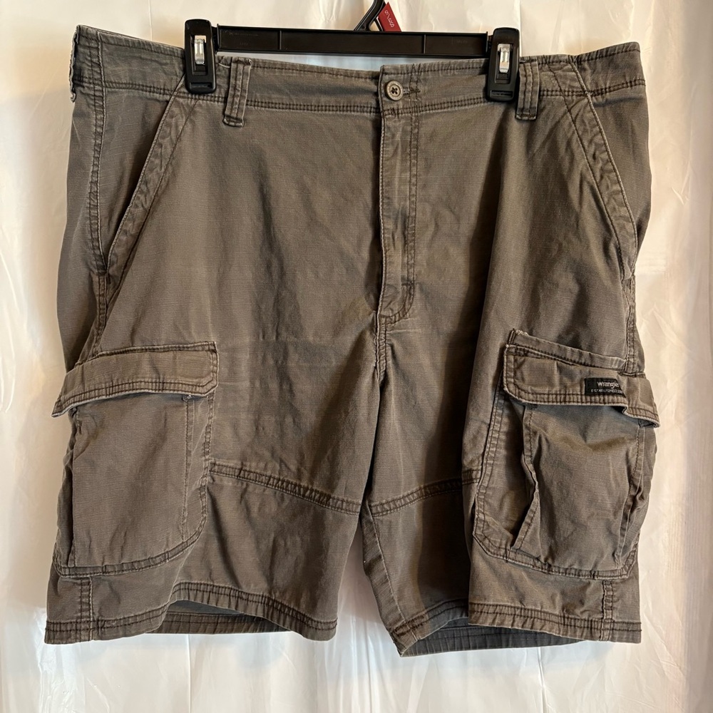 Wrangler Mens Shorts Sz 38 Outdoor Comfort Stretch Waist Green Cargo Pockets‎